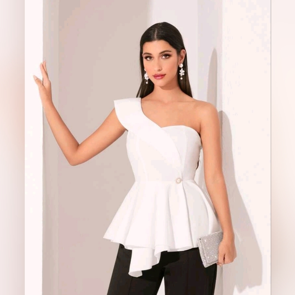 NWOT SHEIN Modely One Shoulder Peplum Top